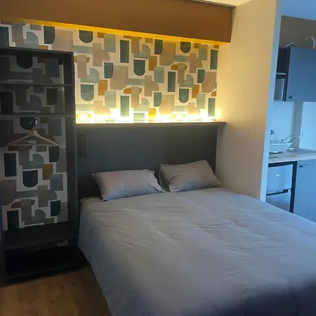 Aparthotel Smart 105 *