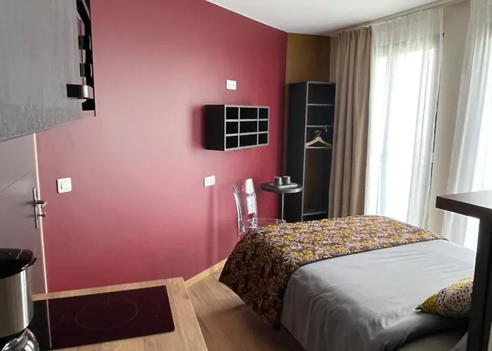 Aparthotel Smart 105 4*