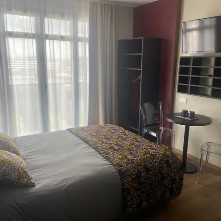 Smart 105 Aparthotel 4*