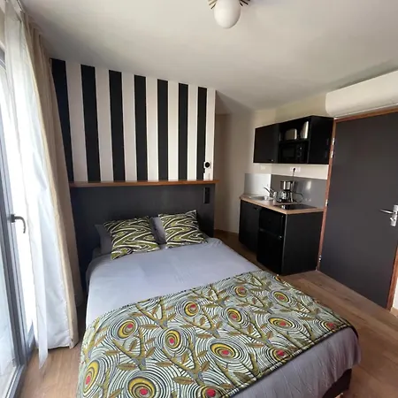 Aparthotel Smart 105 *